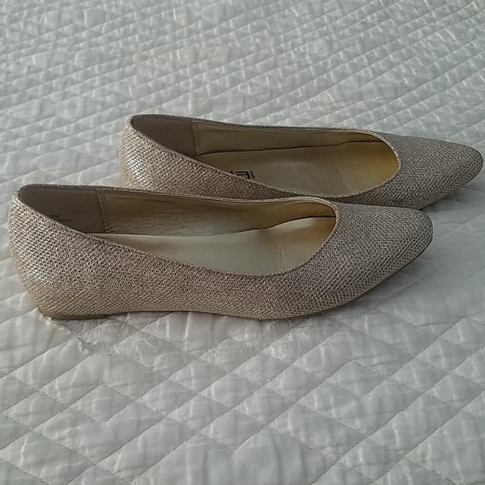 flats - Picture 2 of 3